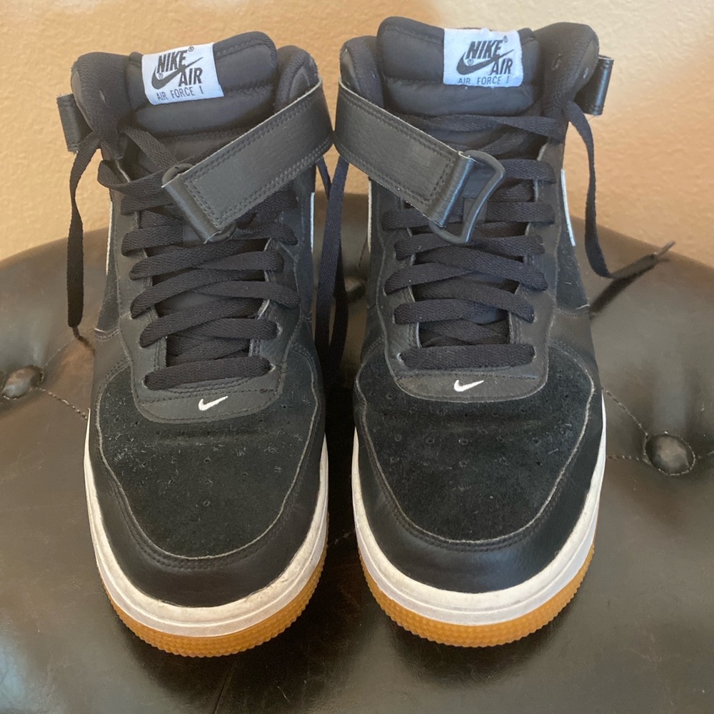 Gently used NIKE AIR force1 please check pictures serious offers only .